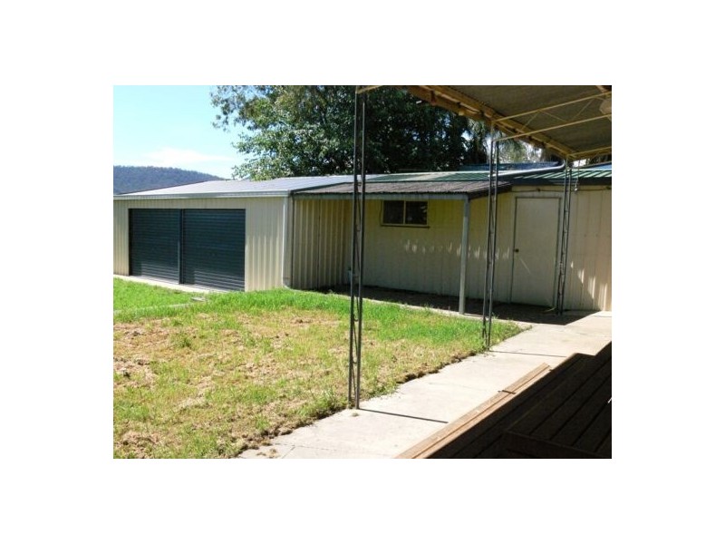 42 DENMAN AVE, Kootingal NSW 2352