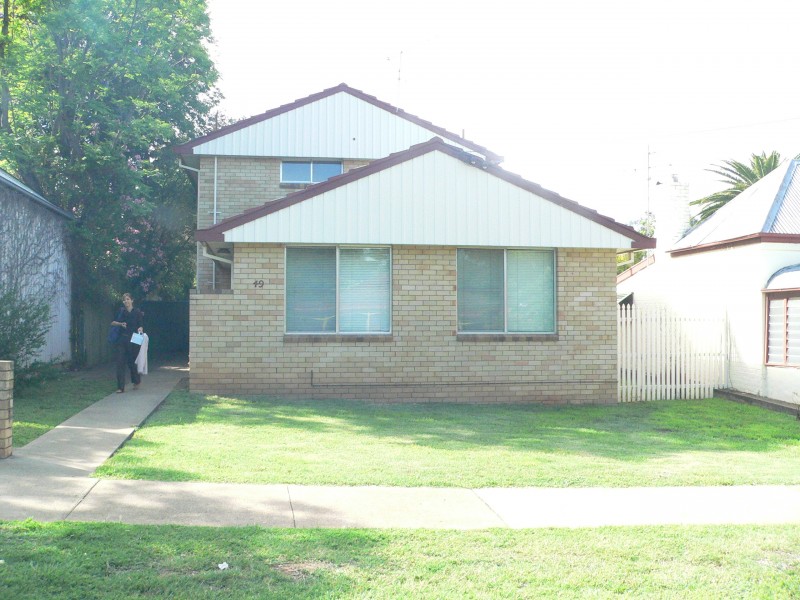 2/49 BOURKE STREET, Tamworth NSW 2340