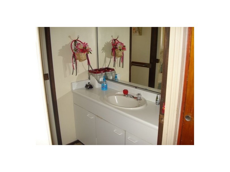 20 Robey Street, Kootingal NSW 2352