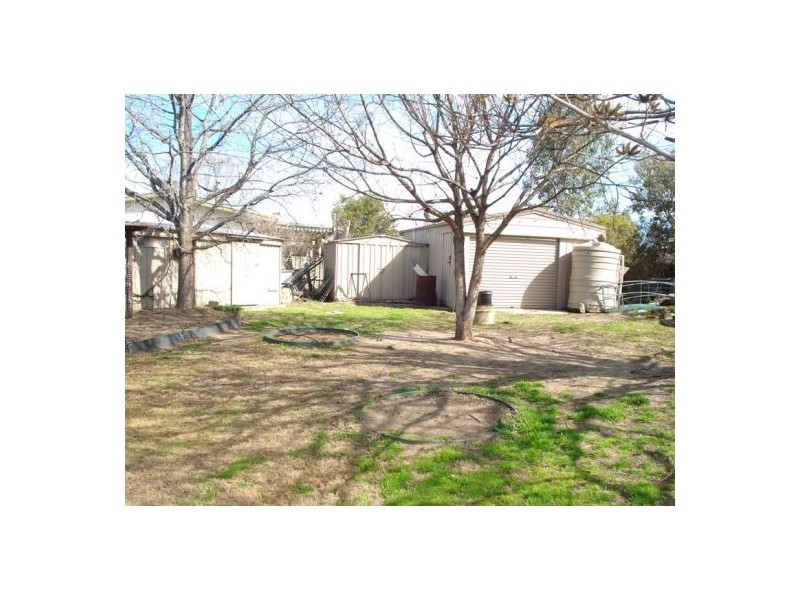 20 Robey Street, Kootingal NSW 2352