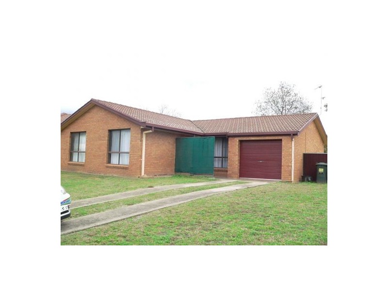 27 MULLUMBIMBY CLOSE, Tamworth NSW 2340