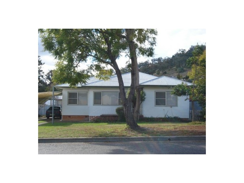 210 Johnston Street, Tamworth NSW 2340