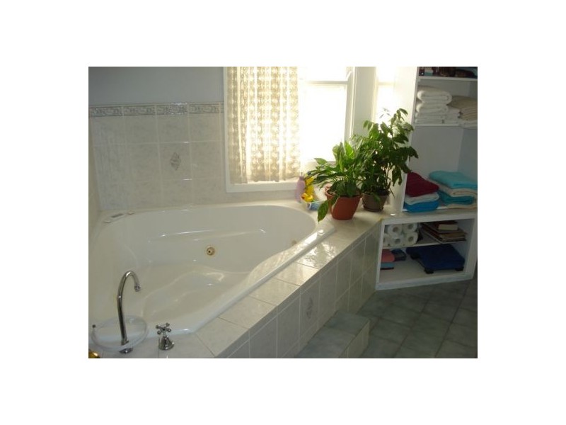 27 RIVERVIEW STREET NORTH, Tamworth NSW 2340