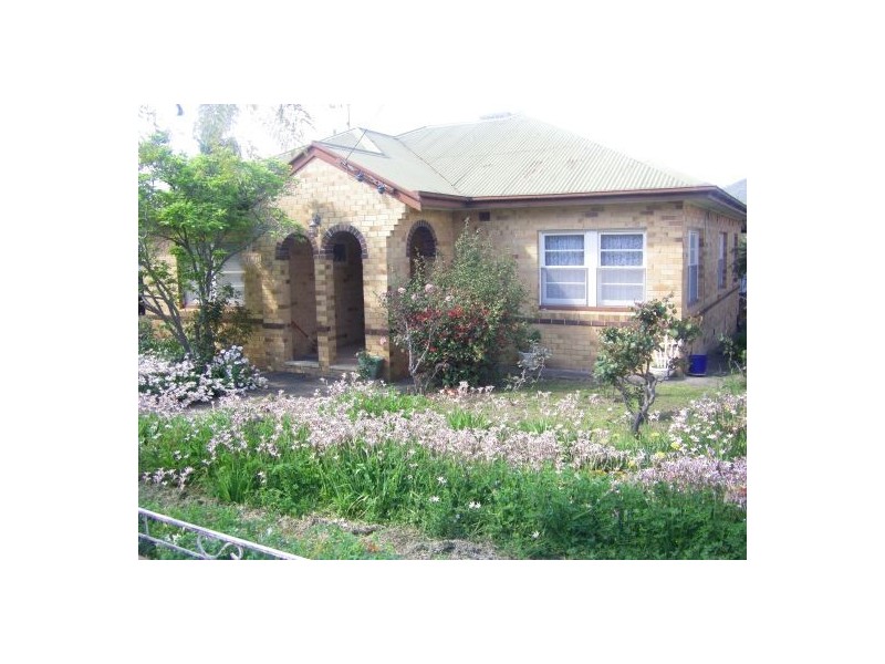 70 DENNE STREET, Tamworth NSW 2340
