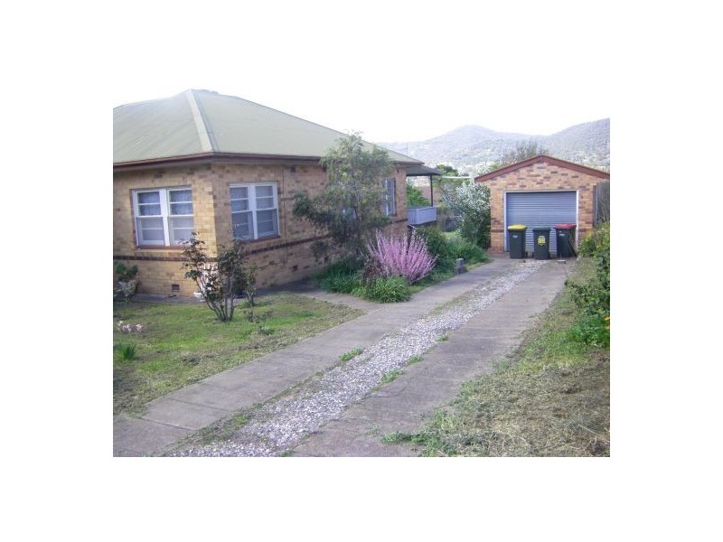 70 DENNE STREET, Tamworth NSW 2340
