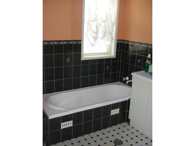 24 Evans Street, Westdale NSW 2340