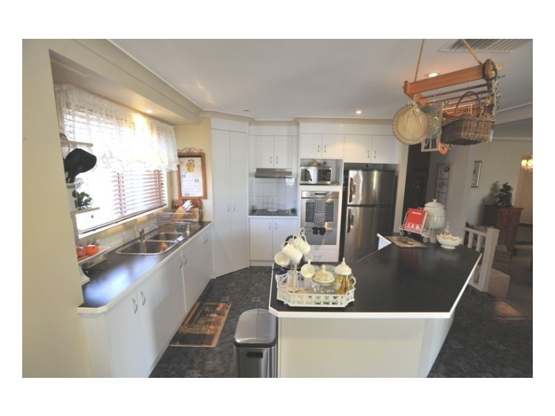 12 Wayamba Close, Tamworth NSW 2340