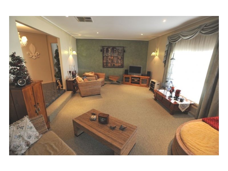 12 Wayamba Close, Tamworth NSW 2340