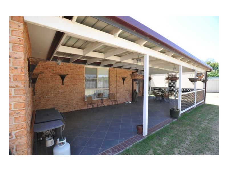 12 Wayamba Close, Tamworth NSW 2340