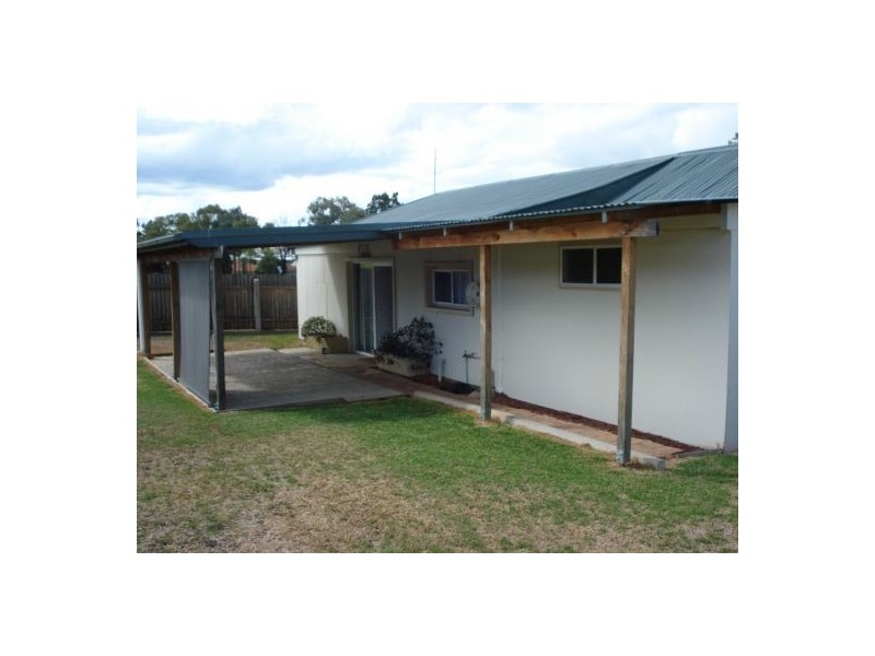 6 Robyn Street, Tamworth NSW 2340