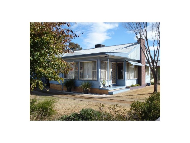 85 Piper Street, Tamworth NSW 2340