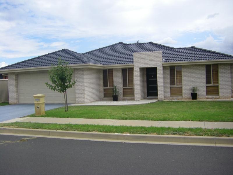 9 Falcon Drive, Calala NSW 2340