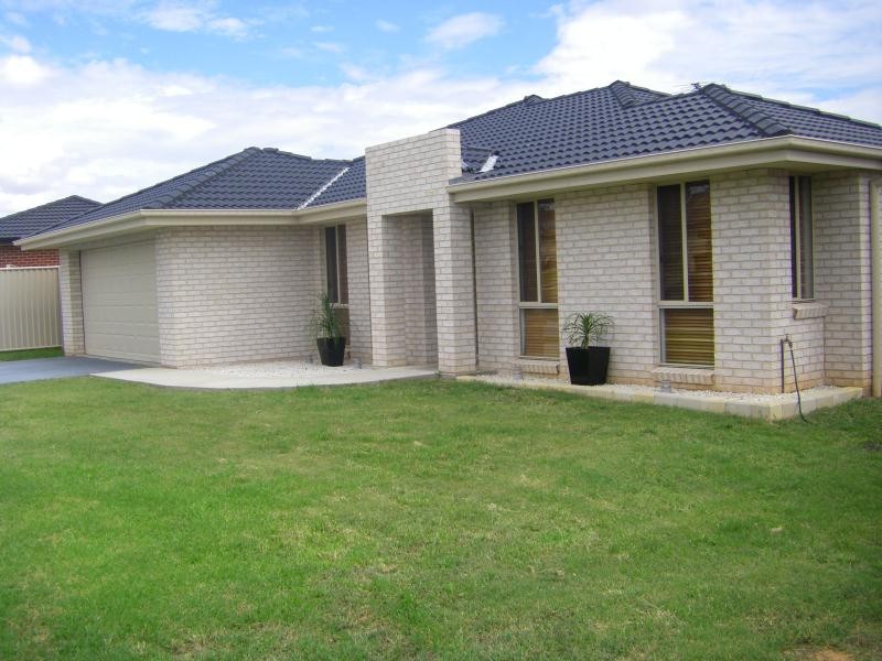 9 Falcon Drive, Calala NSW 2340