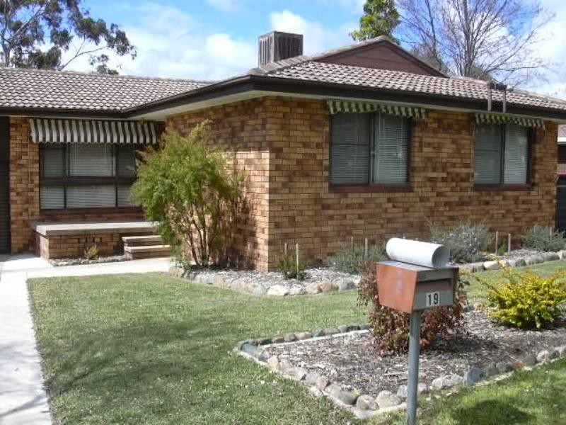 19 Doonba Street, Tamworth NSW 2340