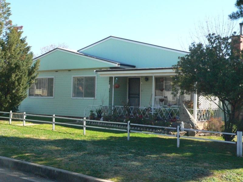 6 Churchill Street, Tamworth NSW 2340