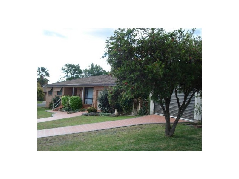 2  Jacaranda Place, Tamworth NSW 2340