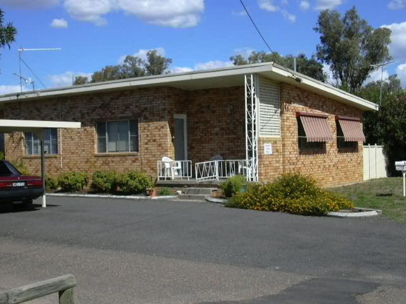 2/13 Petra Avenue, Tamworth NSW 2340