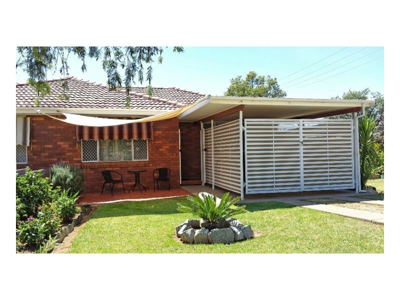 2/25 Erwin Street, Tamworth NSW 2340