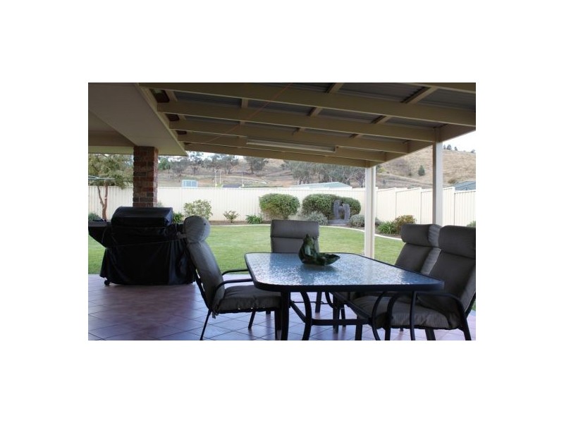 6 Warrabah Close, Tamworth NSW 2340