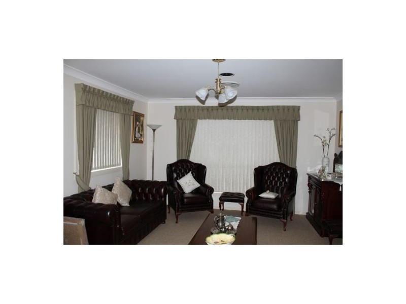 6 Warrabah Close, Tamworth NSW 2340