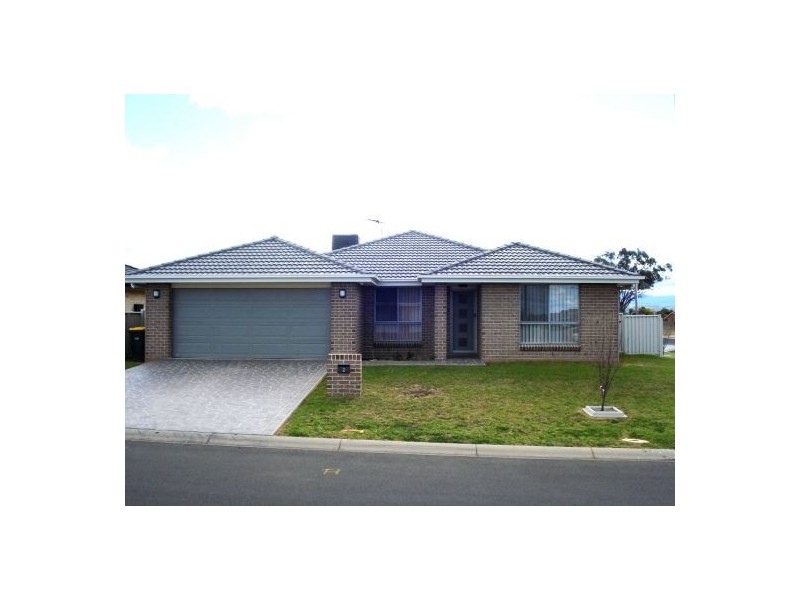 4 Lindsay Road, Tamworth NSW 2340