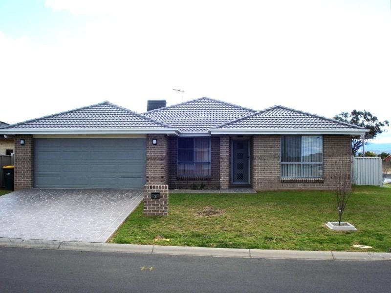 2 Bowman Drive, Tamworth NSW 2340