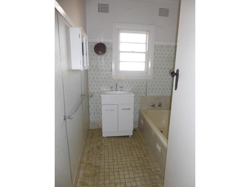 94 Piper Street, Tamworth NSW 2340