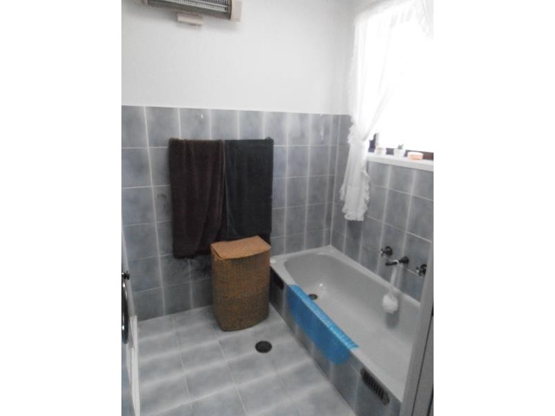 4 Inala Cres, Calala NSW 2340