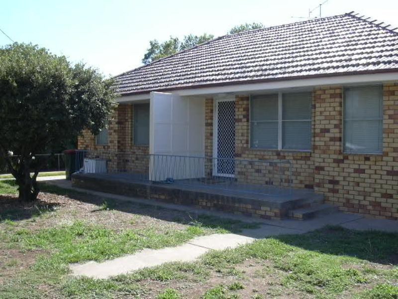 2/5 Petra Ave, Tamworth NSW 2340