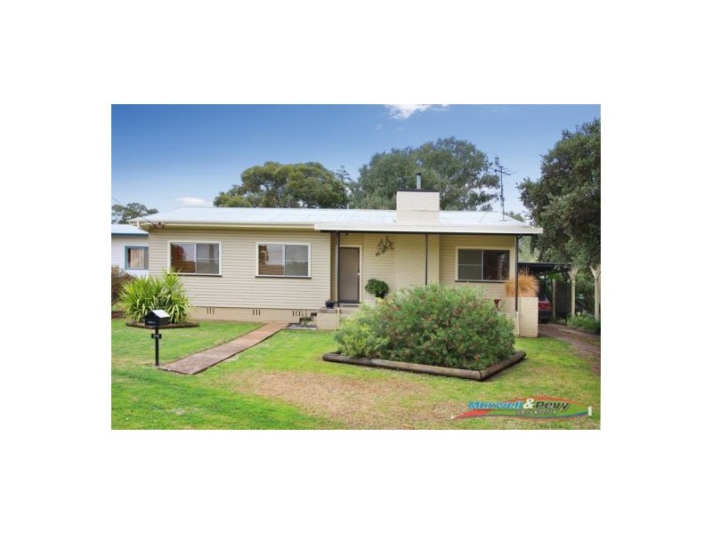 20 Erwin Street, Tamworth NSW 2340