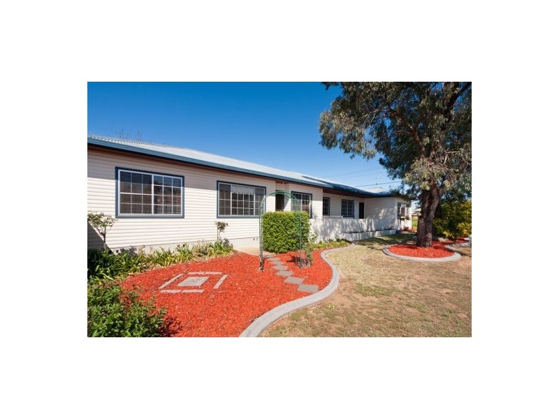 10 Jean Street, Tamworth NSW 2340