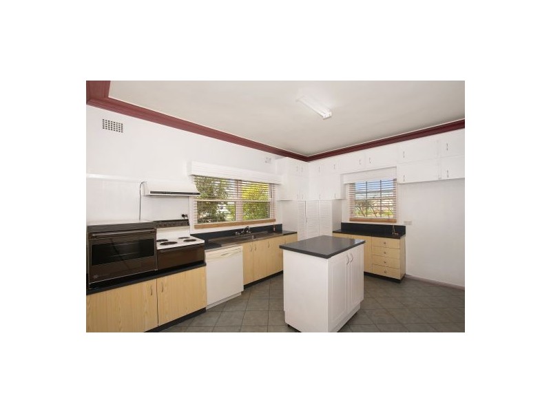 10 Jean Street, Tamworth NSW 2340