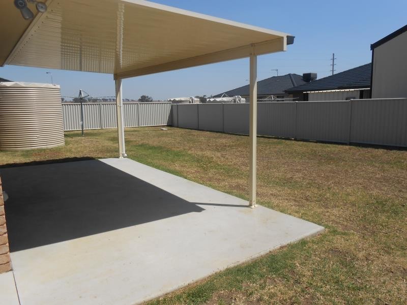 5 Stokes Ave, Westdale NSW 2340