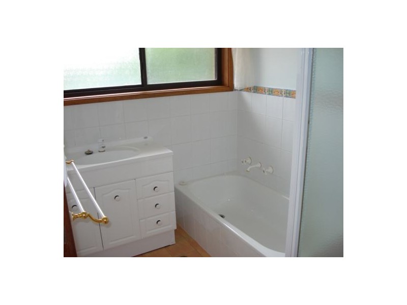 11 Brolga Way, Tamworth NSW 2340