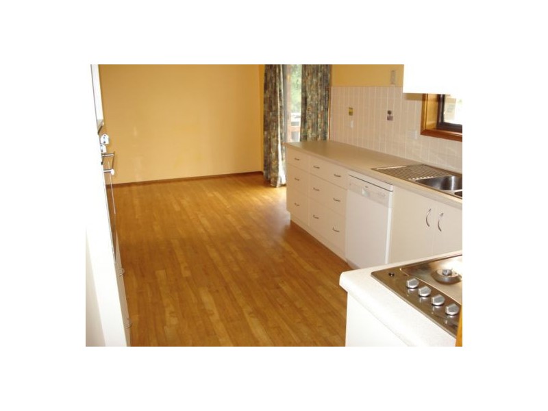 11 Brolga Way, Tamworth NSW 2340