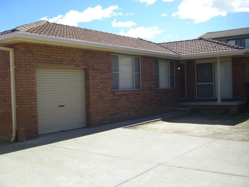 2/8-10 Bartons lane, Tamworth NSW 2340
