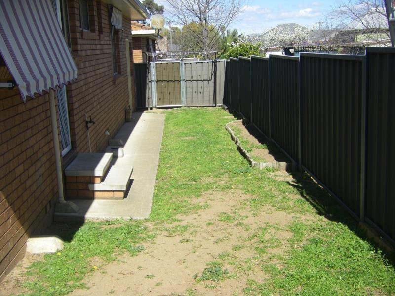 2/8-10 Bartons lane, Tamworth NSW 2340