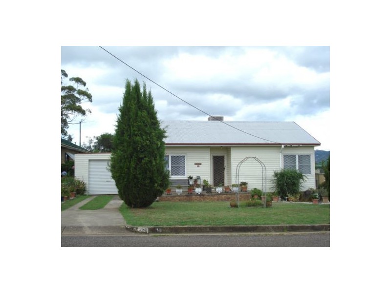 14 Cambridge Street, Tamworth NSW 2340