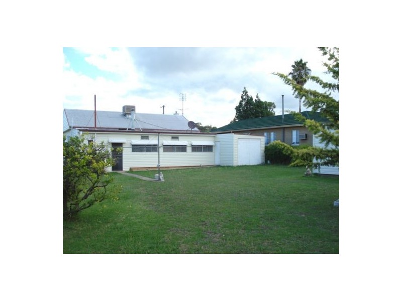 14 Cambridge Street, Tamworth NSW 2340