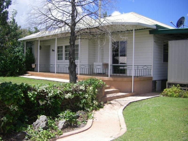 11 Cohen Street, Tamworth NSW 2340