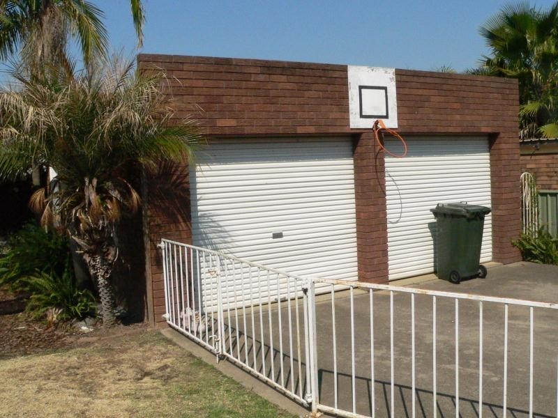 24 Kinarra Street, Tamworth NSW 2340