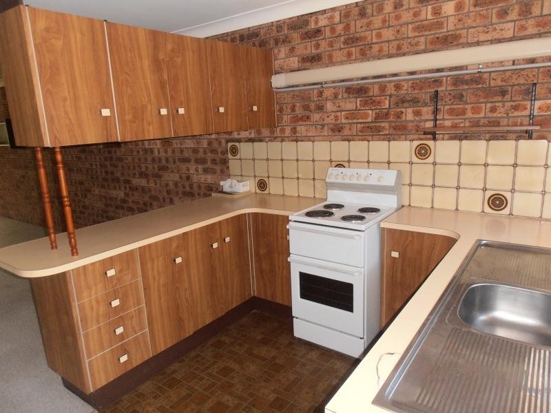 2/62 Griffen Ave, Tamworth NSW 2340