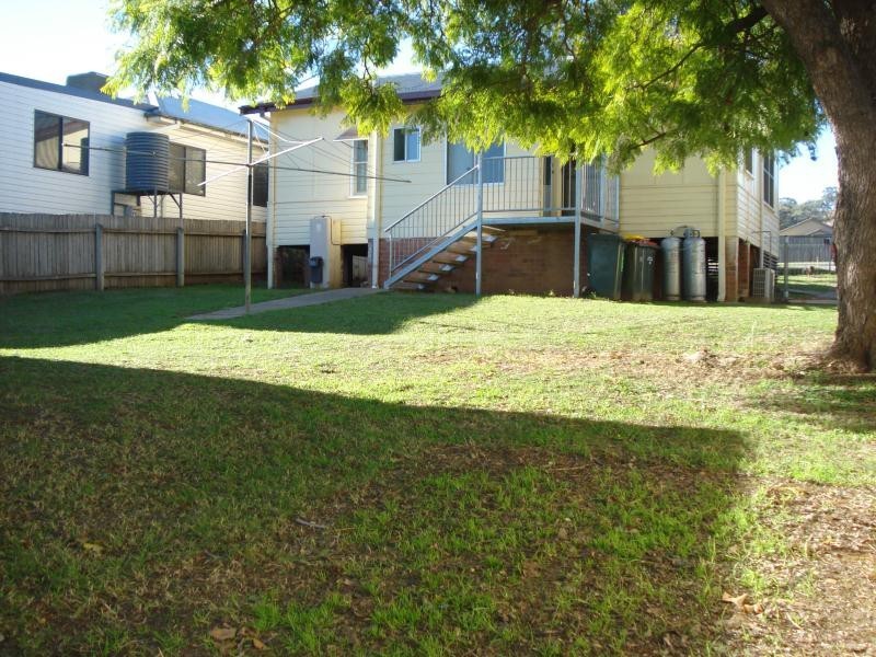 9 Peel Street, Tamworth NSW 2340