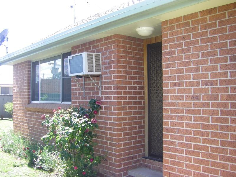 2/18 Hercules Street, Tamworth NSW 2340