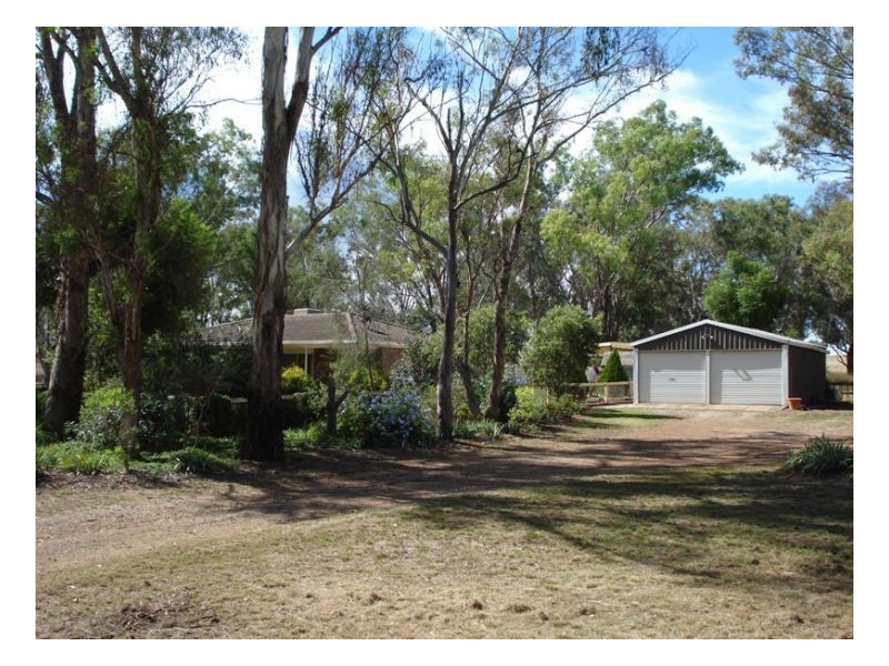 5 Burgmanns Lane, Tamworth NSW 2340