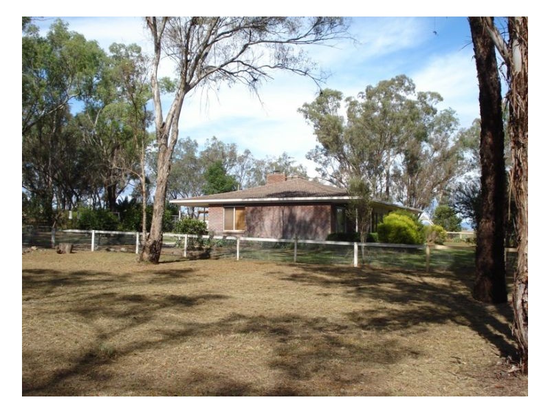 5 Burgmanns Lane, Tamworth NSW 2340