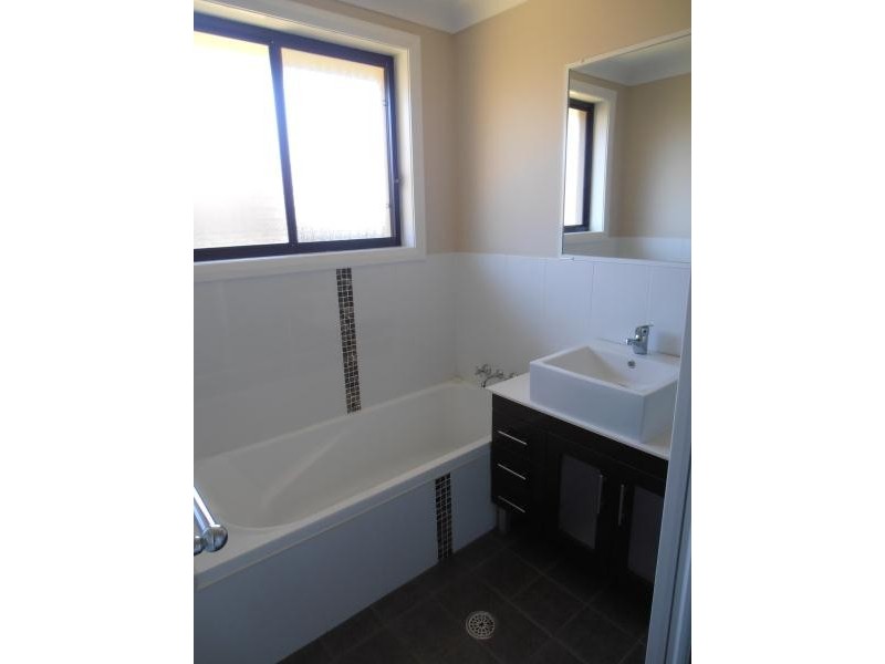 2 Wren Close, Calala NSW 2340