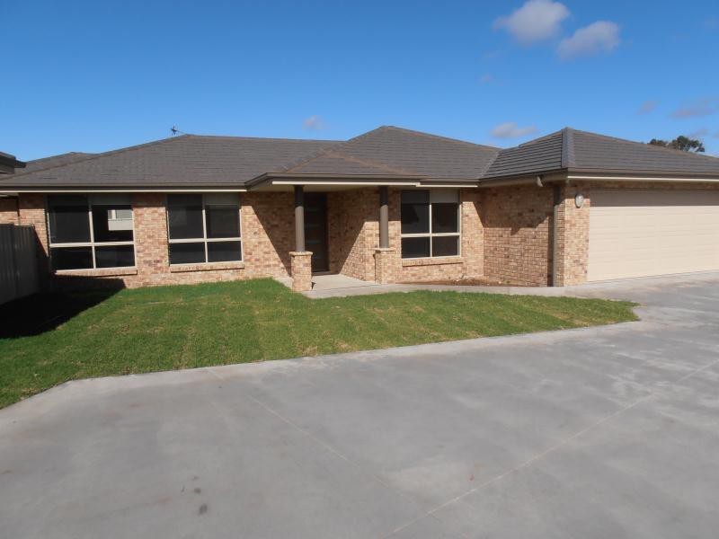 19A Illoura Street, Tamworth NSW 2340