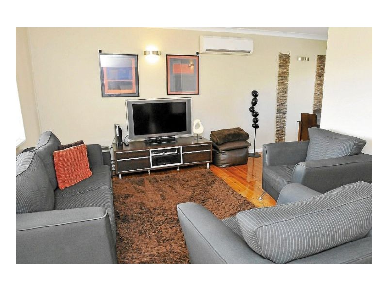 13 Warren Street, Tamworth NSW 2340