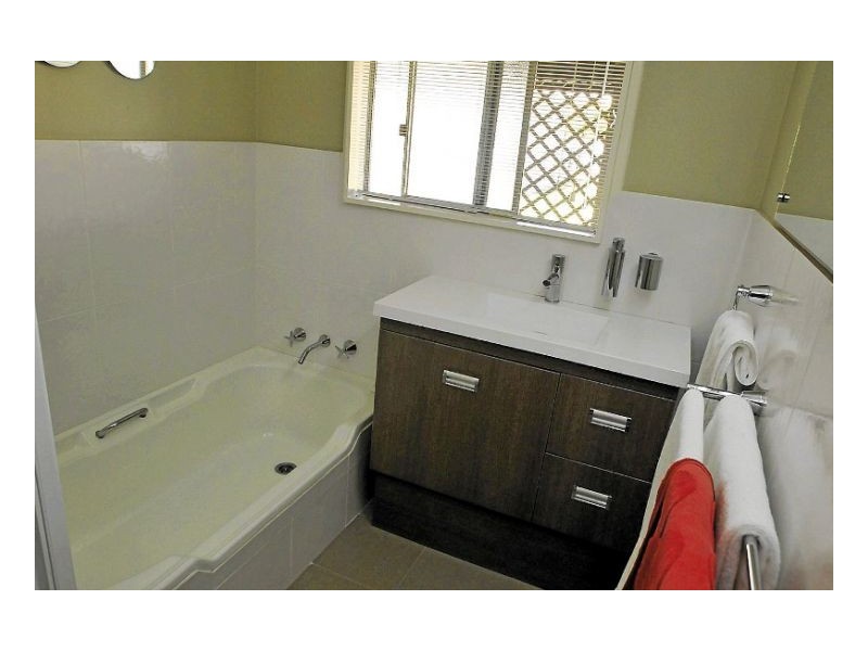 13 Warren Street, Tamworth NSW 2340